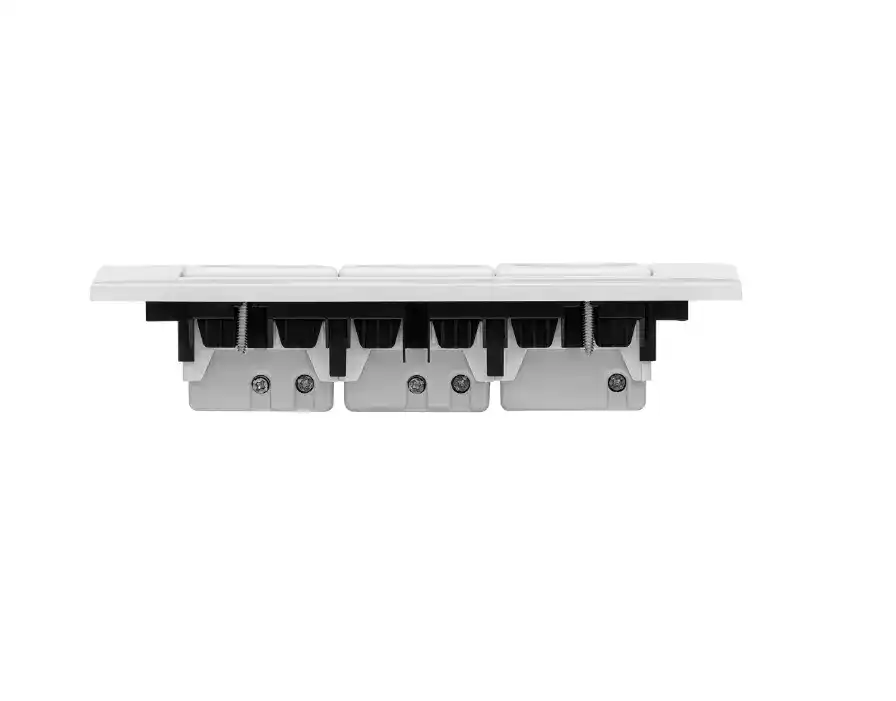 Priza tripla Gewiss 6M, pentru doza 6M, 16A, plastic, Alb - imagine 2
